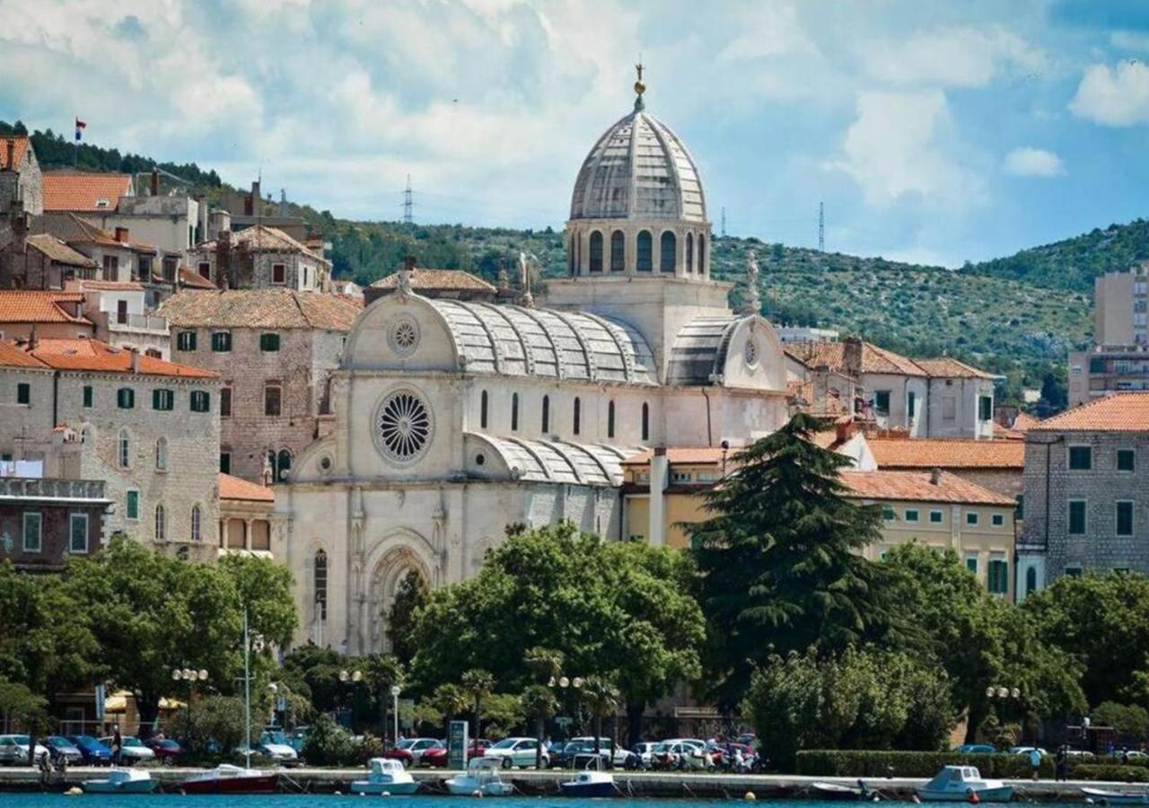 Luxury Beach Apartment W Sunset Sea Views Sibenik Exterior photo
